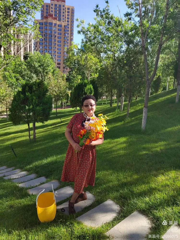 生活就要阳光灿烂，活出自我，愿姐妹们开心快乐，
